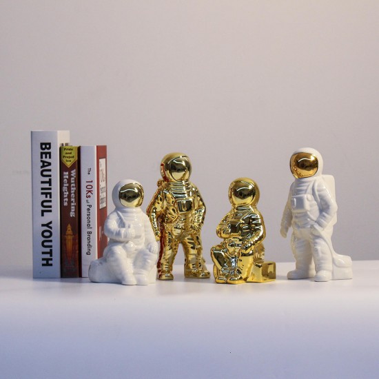 Ceramic Space Man Sculpture Astronaut Cosmonaut Vase Ornament Statue Money Pot Ceramic Space Man Sculpture Astronaut Cosmonaut Vase Ornament Statue Money Pot