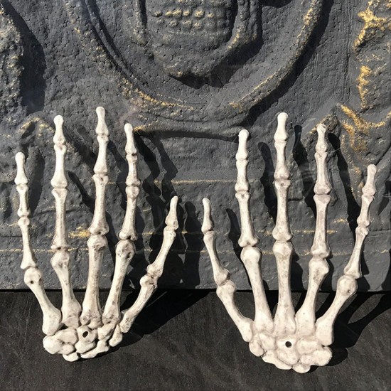 Skeleton Skull Claw Hand Bone Mischievous Halloween Carnival Accessory Decorations Skeleton Skull Claw Hand Bone Mischievous Halloween Carnival Accessory Decorations