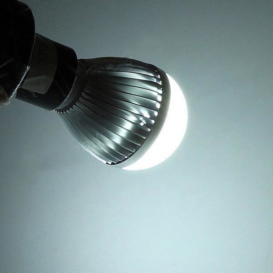 E27 Dimmable 7W Warm White/White AC 220V LED Globe Light Bulbs