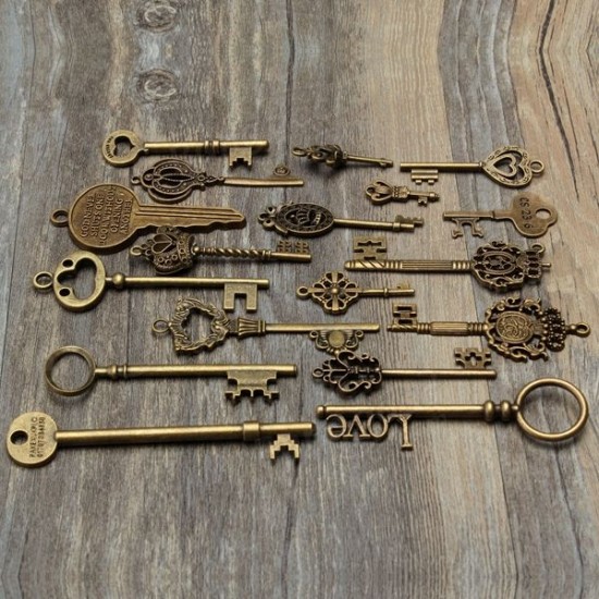 18pcs Antique Vintage Old Look Skeleton Key Lot Pendant Heart Bow Lock 18pcs Antique Vintage Old Look Skeleton Key Lot Pendant Heart Bow Lock