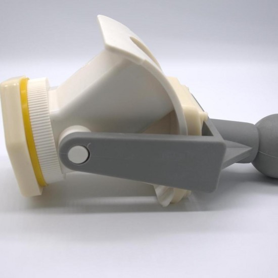 Plastic Honey Gate Valve Beekeeping Tool Extractor Honey Tap Equipment with Wrench Plastic Honey Gate Valve Beekeeping Tool Extractor Honey Tap Equipment with Wrench