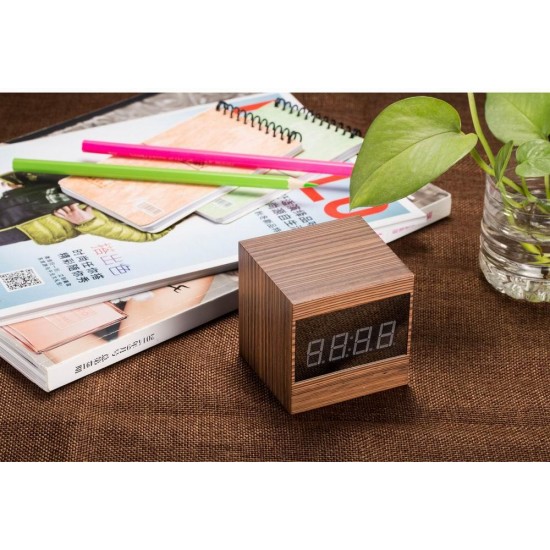 Brown A10 HD 1080P WIFI Night Vision Camera Electronic Clock IP Camera Brown A10 HD 1080P WIFI Night Vision Camera Electronic Clock IP Camera