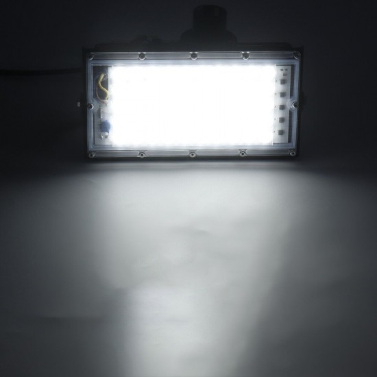 50W LED Flood Light Cool White Outdoor Spotlight Garden Yard Lamp IP66 AC220-240V