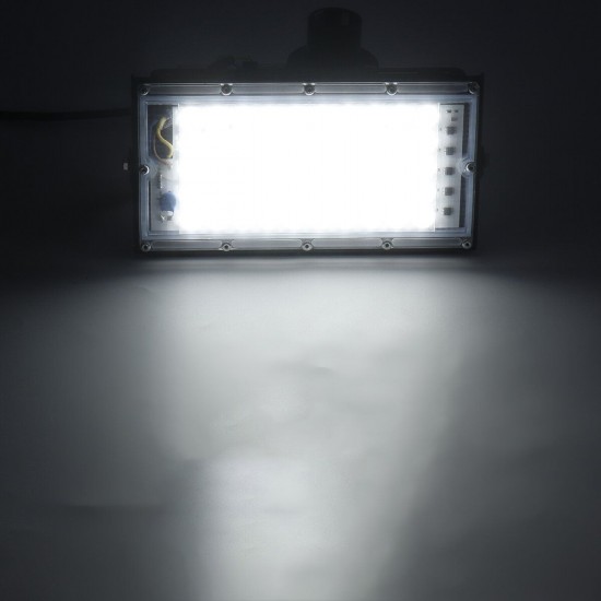 50W LED Flood Light Cool White Outdoor Spotlight Garden Yard Lamp IP66 AC220-240V 50W LED Flood Light Cool White Outdoor Spotlight Garden Yard Lamp IP66 AC220-240V