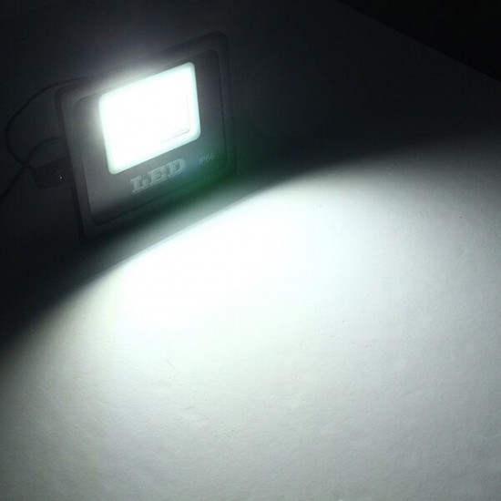 High Power 50W COB LED Flood Light Outdoor Waterproof IP66 Billboard Lamp AC85-265V High Power 50W COB LED Flood Light Outdoor Waterproof IP66 Billboard Lamp AC85-265V