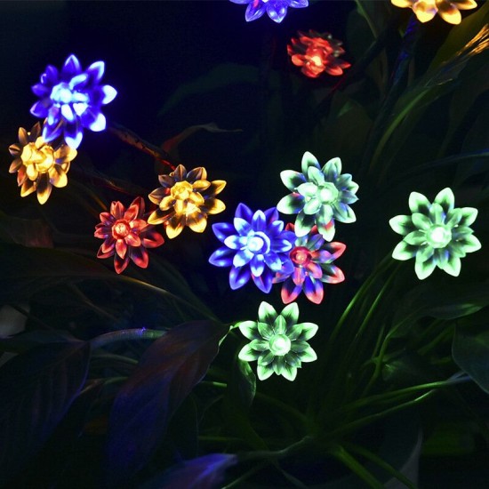 2Pcs Outdoor Solar Garden Stake Lights Solar Powered Flower Lights LED Solar Landscape Decorative Lights for Garden Patio Backyard Solar Flower Lights