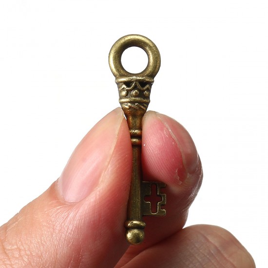 24 Antique Old Vintage Look Skeleton Keys Lot Bronze Tone Pendants Jewelry Mix Set