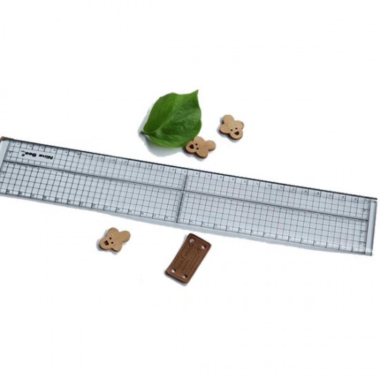 30cm Patchwork Ruler Aligned Cutting Metallic Edge Ruler 30cm Patchwork Ruler Aligned Cutting Metallic Edge Ruler