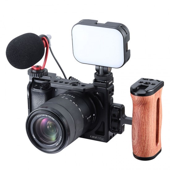 R053 Universal Cold Shoe Mount Adapter with 1/4 Thread Hole Base for Camera Cage Monitor LED Light Microphone Flash