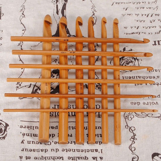 12 Bamboo Handle Crochet Hooks Needle Set 12 Bamboo Handle Crochet Hooks Needle Set