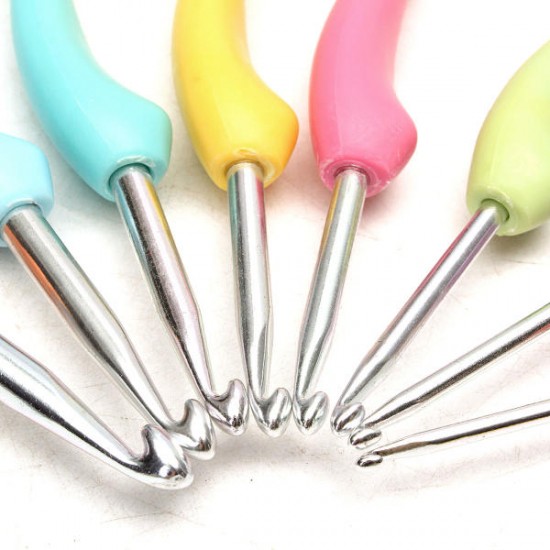 8Pcs Soft Plastic Handle Aluminum Crochet Hooks Knitting Needles Yarn Crochet Tool