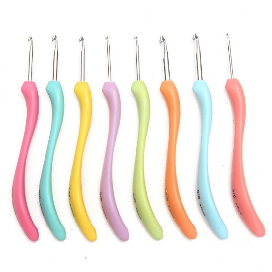 8Pcs Soft Plastic Handle Aluminum Crochet Hooks Knitting Needles Yarn Crochet Tool