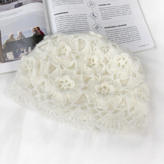 Women Hand-crocheted Beanie Hat Women Hand-crocheted Beanie Hat