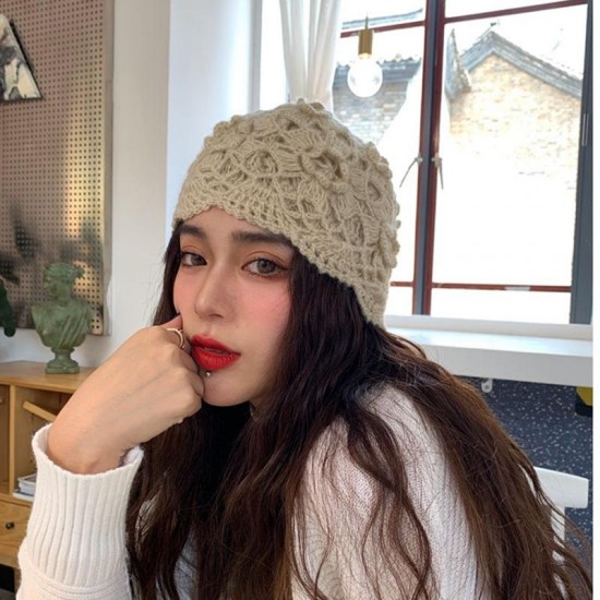 Women Hand-crocheted Beanie Hat Women Hand-crocheted Beanie Hat