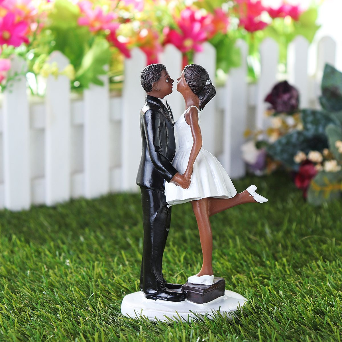 Romantic-Funny-Wedding-Cake-Topper-Figure-Bride-Groom-Couple-Bridal-Decorations-1421525