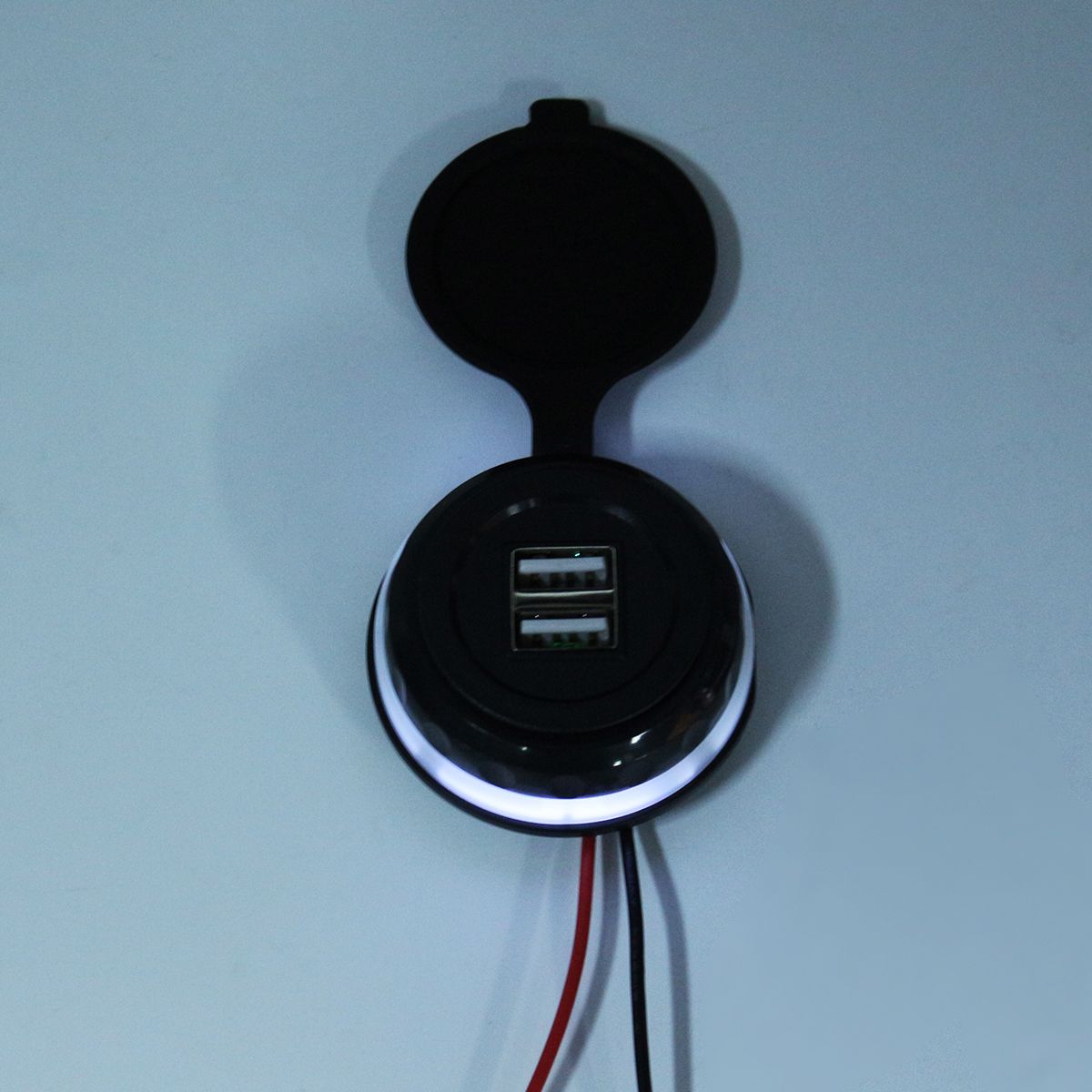 12-24V-31A-Dual-USB-Car-Charger-LED-Indicator-1251113