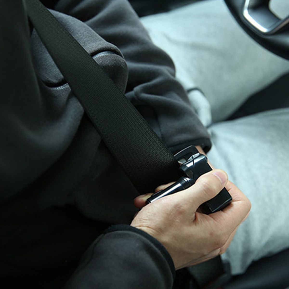 3-in-1-USB-Car-Charger-Seat-Belt-Cutter-Emergency-Hammer-Glass-Window-Breaker-1587099