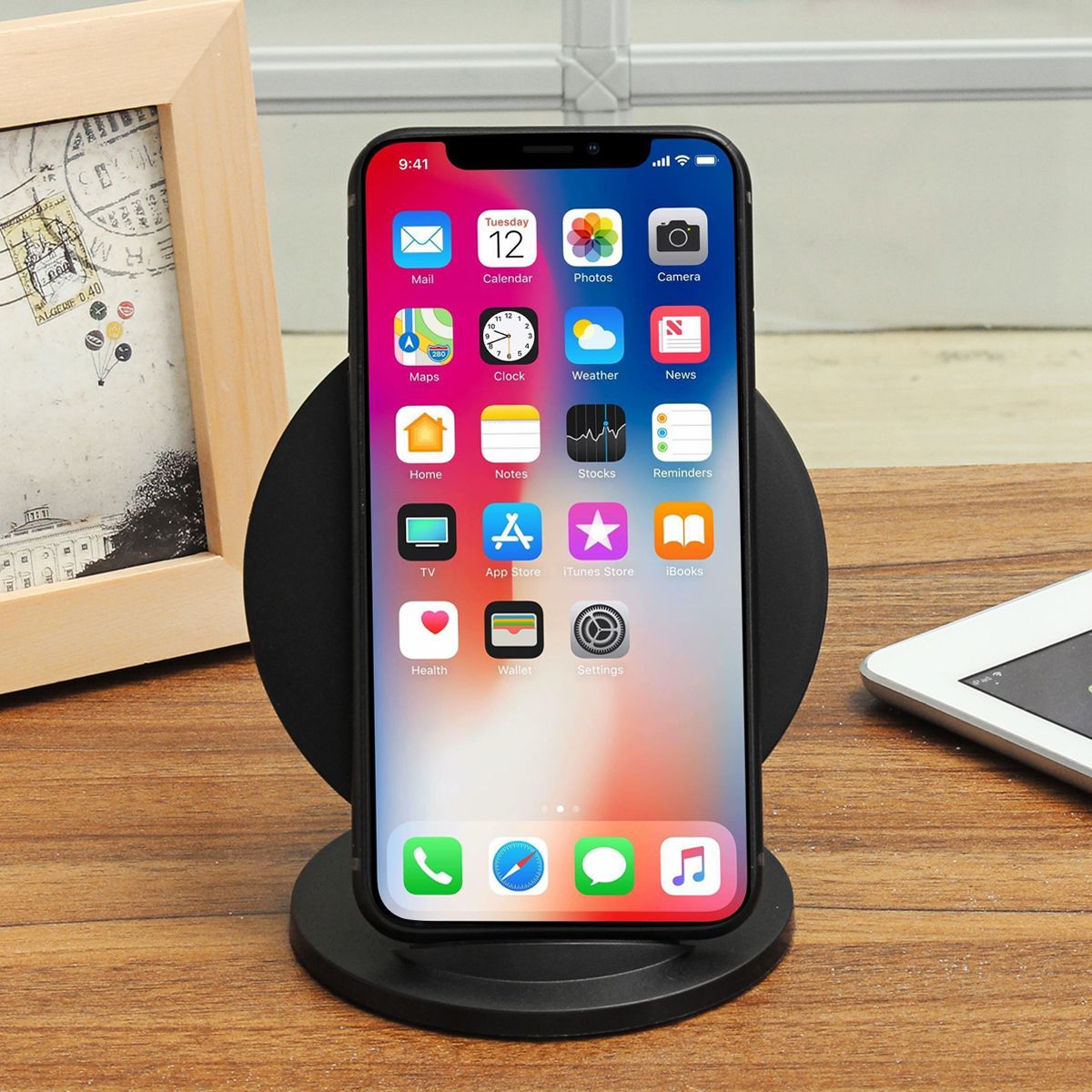 Q8-10W-Fast-Wireless-Charger-Stand-Pad-for-iPhone-8-X-Samsung-Note8S8S8S7edgeS7Note5-1214699