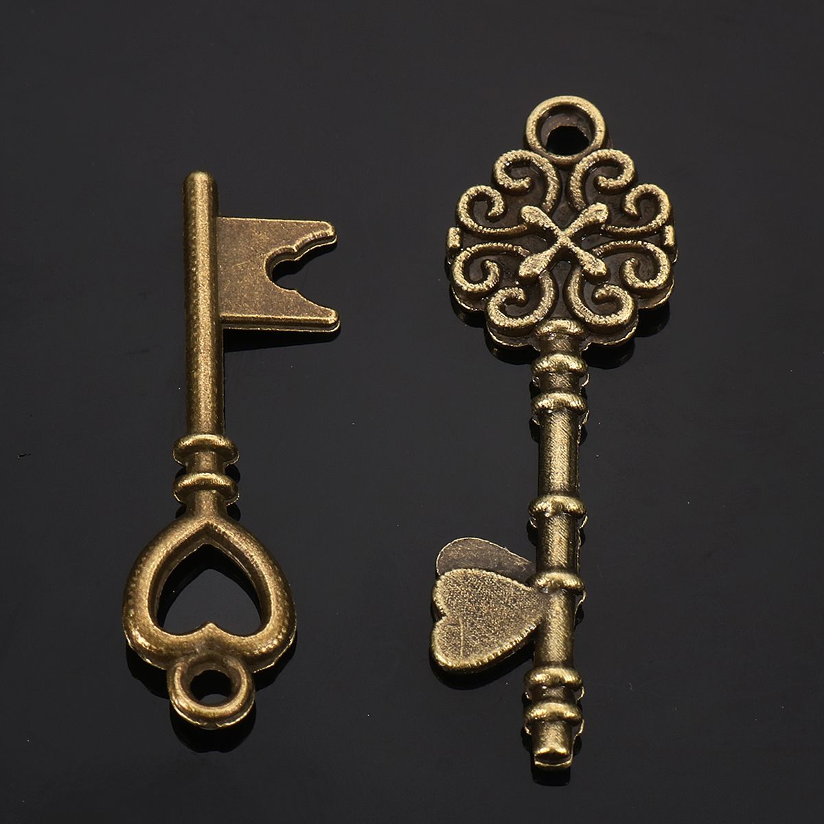 11pcs-Mixed-Antique-Vtg-old-look-Ornate-Bronze-Skeleton-Keys-Lot-Pendant-Fancy-Heart-Decorations-1286744