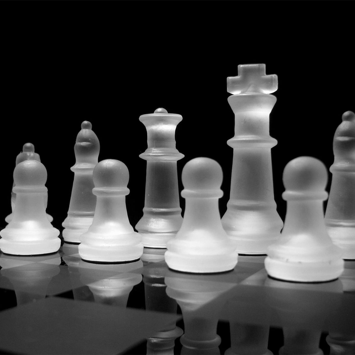 2020--2525CM-High-end-Elegant-K9-Checker-Glass-Chess-Game-Set-Home-Decorations-1459174