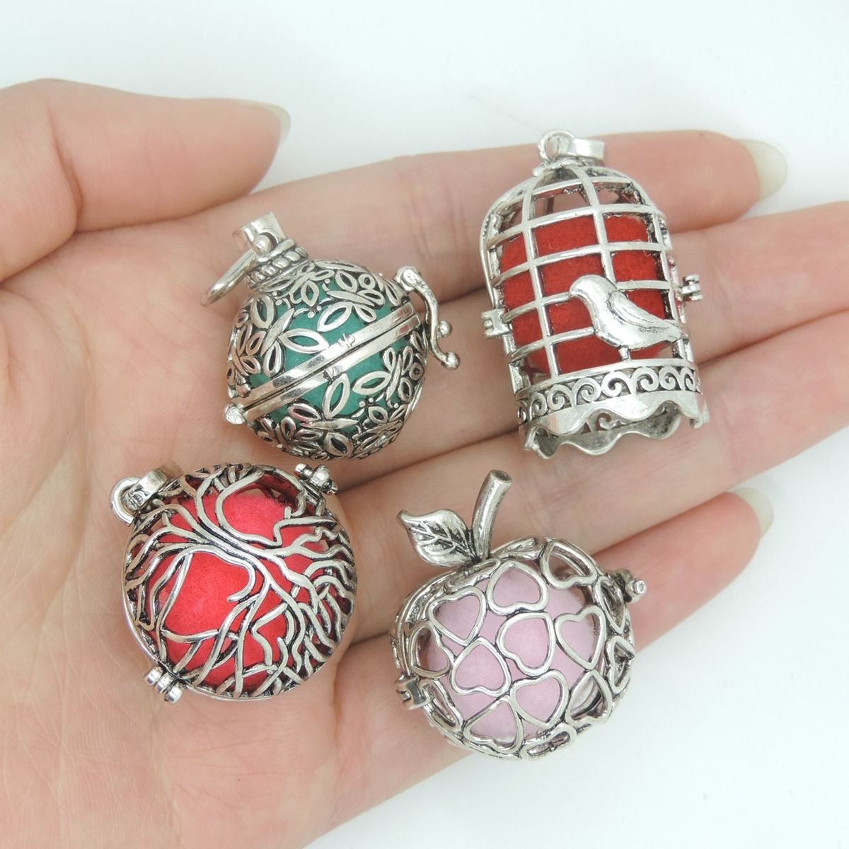 4X-Hollow-Perfume-Essential-Oils-Aromatherapy-Fragrance-Diffuser-Locket-Necklace-1628624