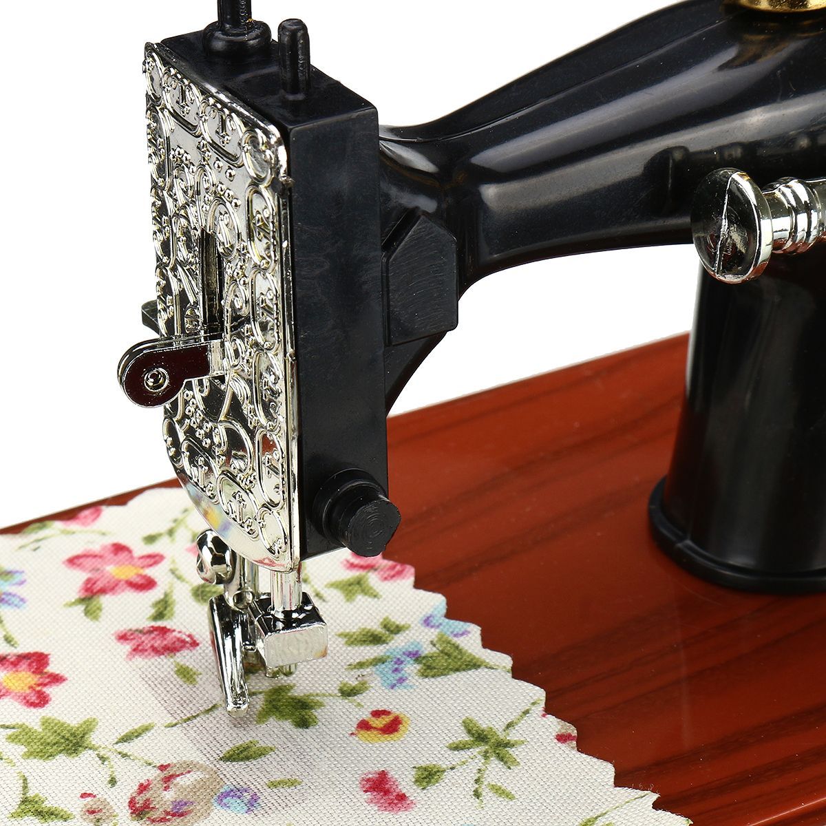 Retro-Vintage-Mini-Sewing-Machine-Shaped-Clockwork-Music-Box-Table-Home-Decor-1628492
