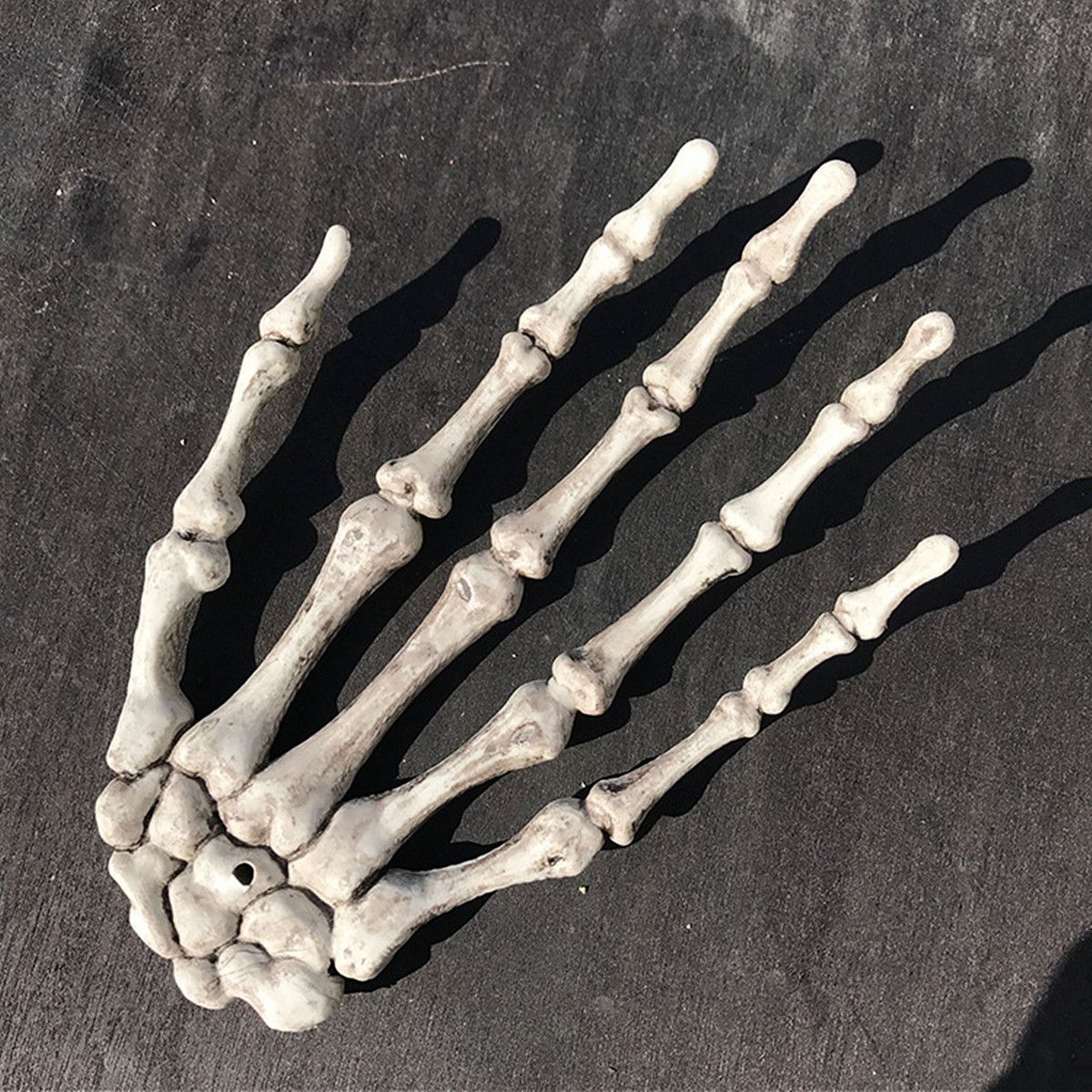 Skeleton-Skull-Claw-Hand-Bone-Mischievous-Halloween-Carnival-Accessory-Decorations-1460763