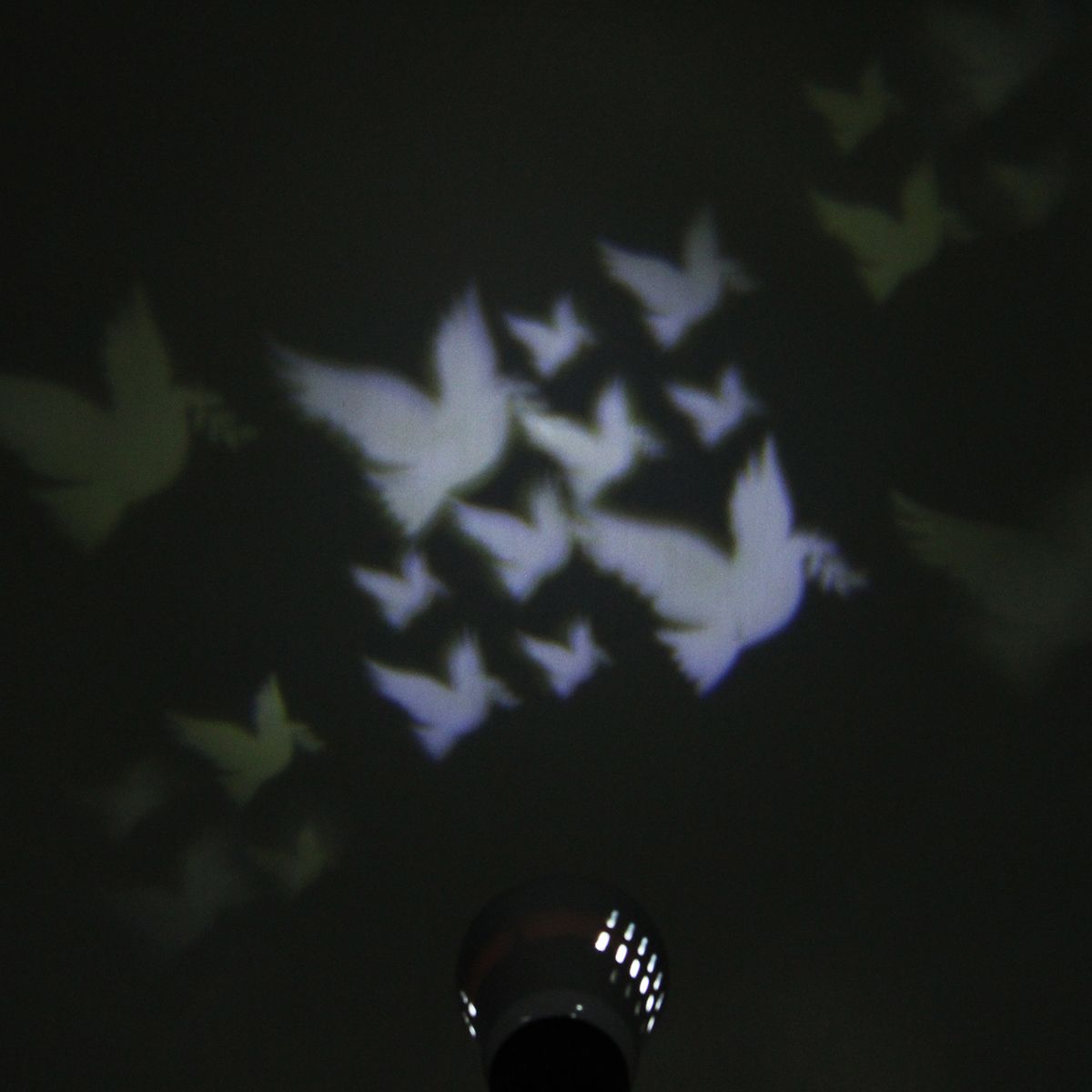 E27-4W-85-265V-LED-Moving-Pigeon-Landscape-Laser-Projector-Stage-Light-Lamp-Bulb-Decor-1109944