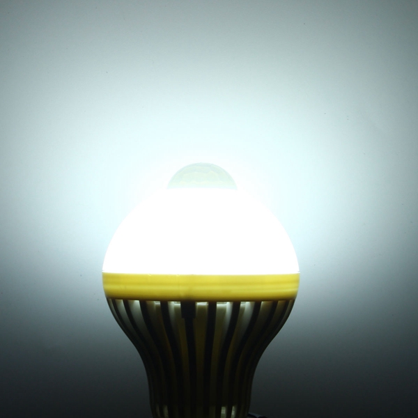 E27B22-7W-Light-Control-PIR-Motion-Sensor-Lamp-Bulb-Home-Night-Light-85-265V-1057989