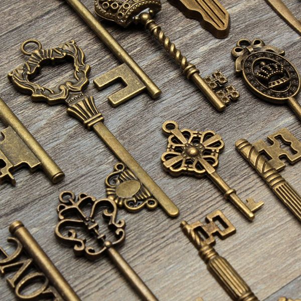 18pcs-Antique-Vintage-Old-Look-Skeleton-Key-Lot-Pendant-Heart-Bow-Lock-996990