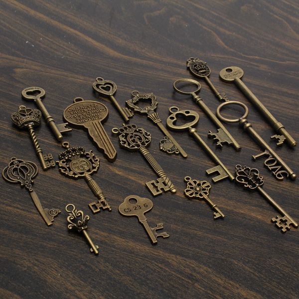 18pcs-Antique-Vintage-Old-Look-Skeleton-Key-Lot-Pendant-Heart-Bow-Lock-996990