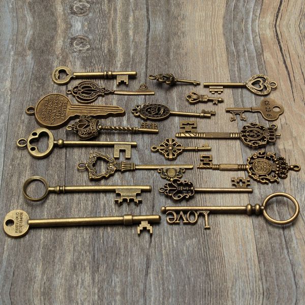 18pcs-Antique-Vintage-Old-Look-Skeleton-Key-Lot-Pendant-Heart-Bow-Lock-996990