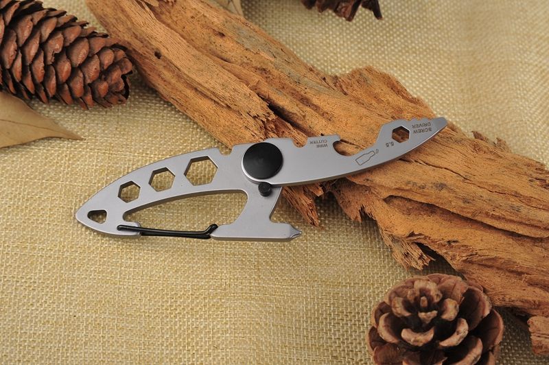 EDC-Multi-function-Stainless-Steel-Camping-Buckle-Portable-Key-Ring-Mountaineering-Survival-Gadgets-1194436