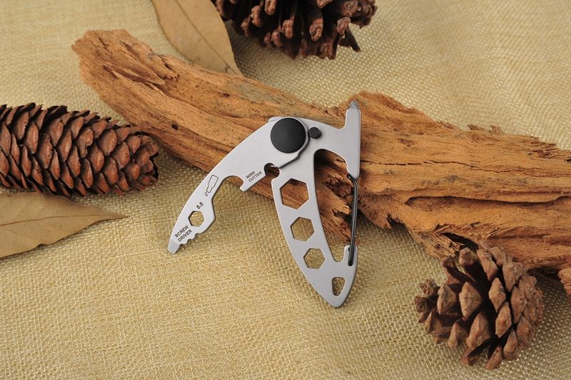 EDC-Multi-function-Stainless-Steel-Camping-Buckle-Portable-Key-Ring-Mountaineering-Survival-Gadgets-1194436