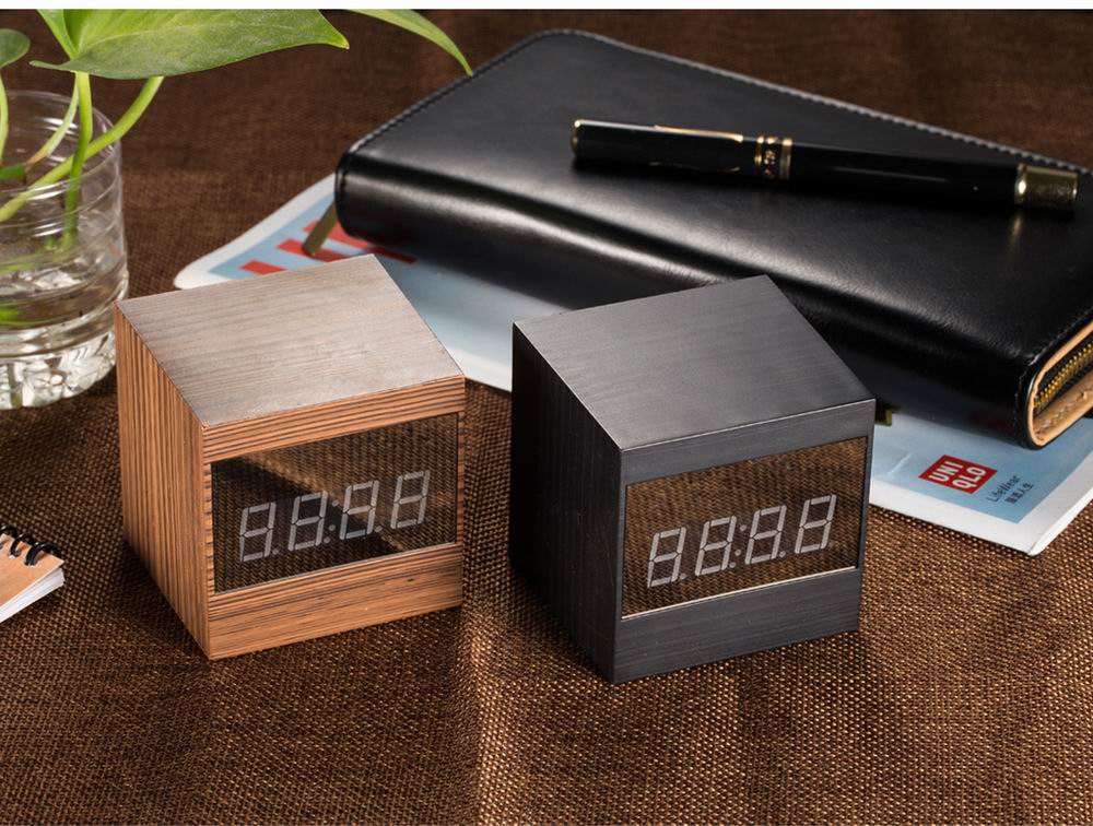 Brown-A10-HD-1080P-WIFI-Night-Vision-Camera-Electronic-Clock-IP-Camera-1490211