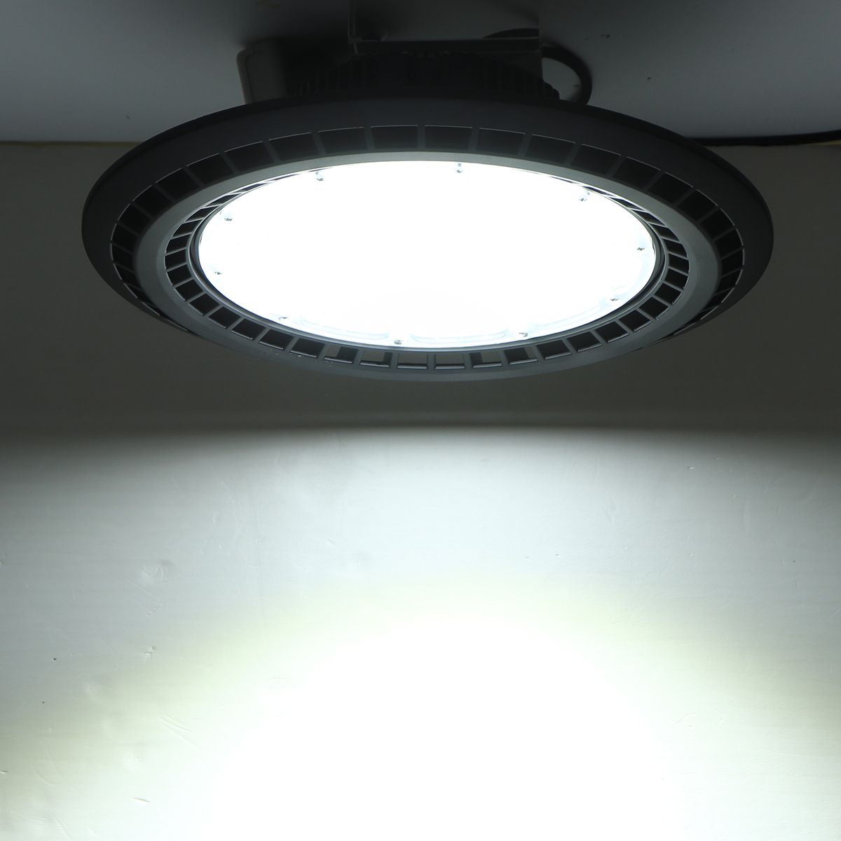 60100150200W-LED-UFO-High-Bay-Flood-Light-6000K-Warehouse-Industrial-Lighting-1640936