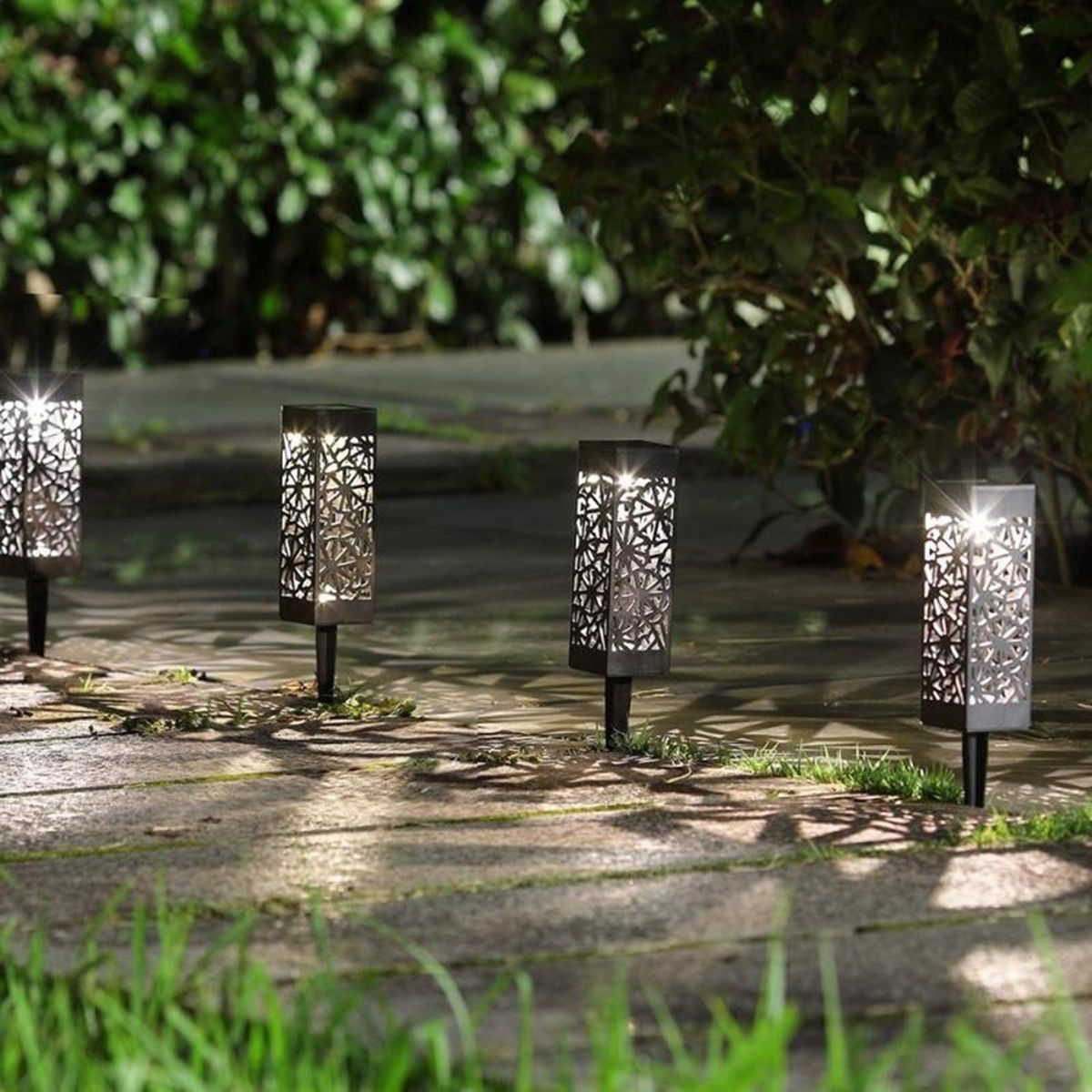 Solar-Powered-Outdoor-LED-Lawn-Light-Waterproof-Hollow-Garden-Lamp-Yard-Path-Decor-1707019