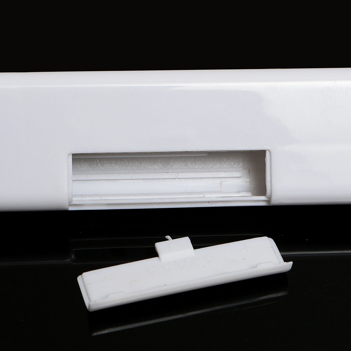 Battery-Powered-8LED-PIR-Motion-Sensor-Detector-Night-Light-Drawer-Closet-Lamp-1094234