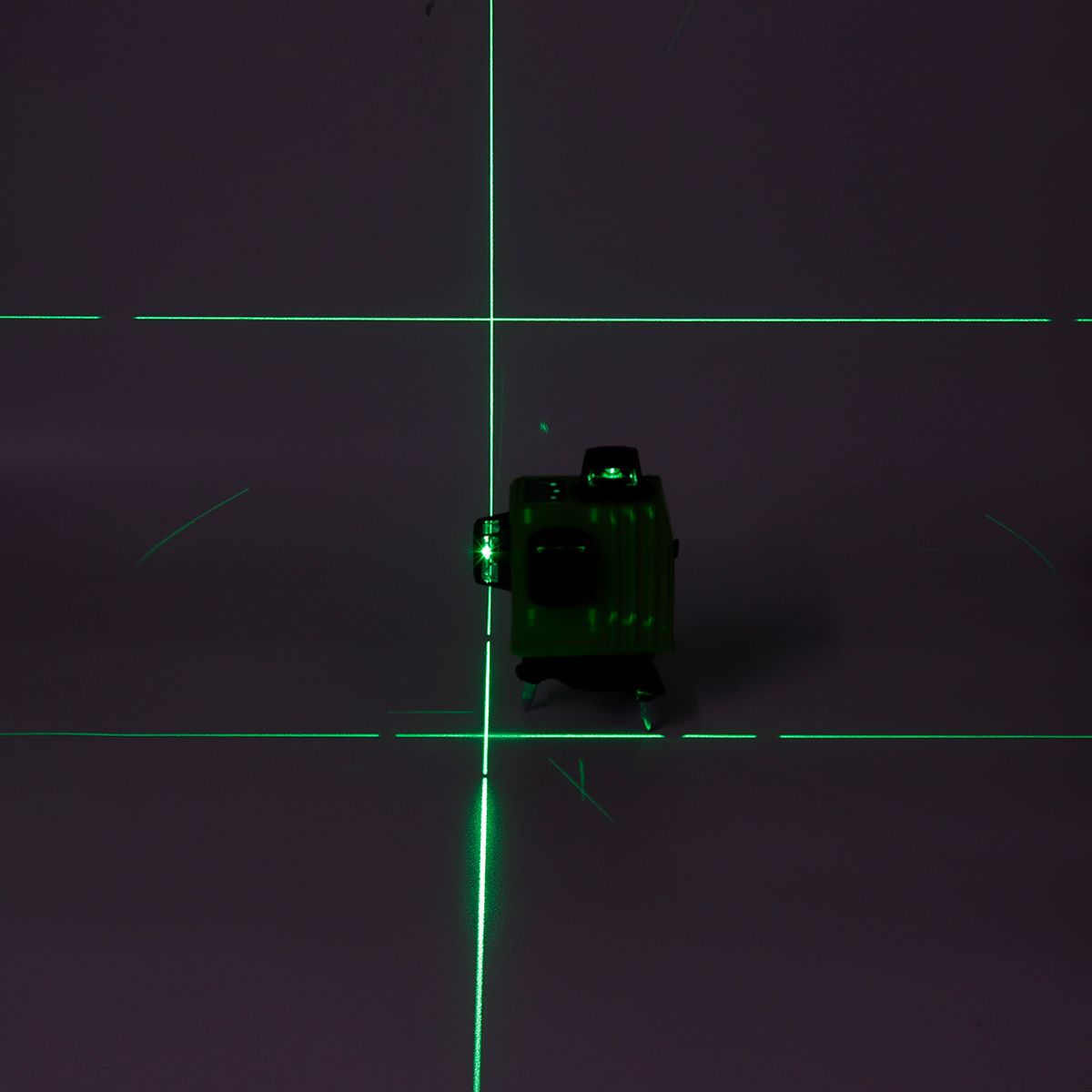 3D-Green-Laser-Level-Self-Leveling-12-Lines-360-Degree-HorizontalampVertical-Cross-1487380