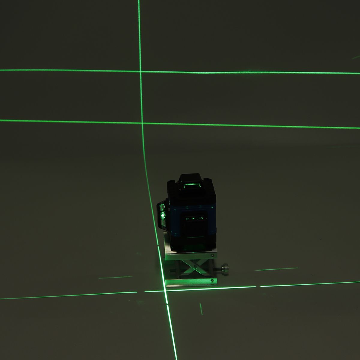 4D-Laser-Level-16-Line-Laser-Self-Leveling-Green-Light-Level-1571284