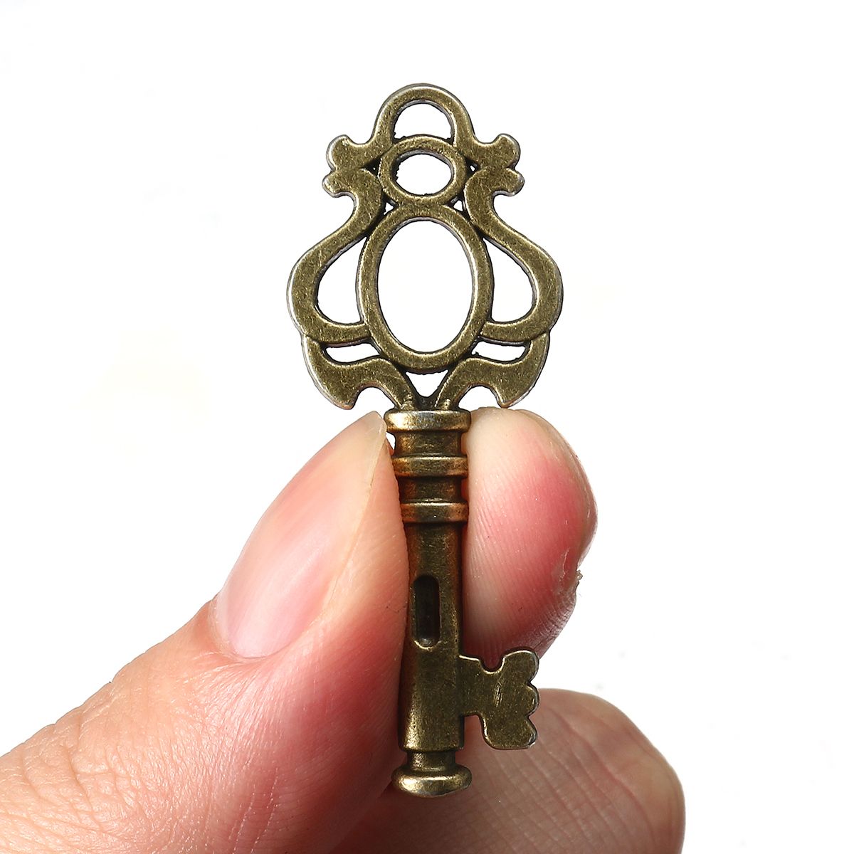 24-Antique-Old-Vintage-Look-Skeleton-Keys-Lot-Bronze-Tone-Pendants-Jewelry-Mix-Set-1349763