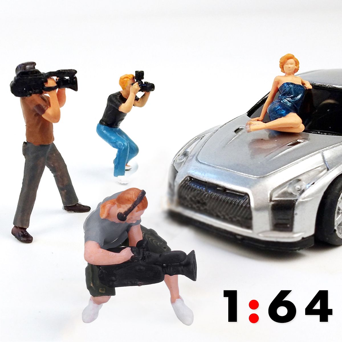 RM-Character-164-Girl-Star-Photographer-Cameraman-Car-Model-Kit-Desktop-Computer-PC-Decorations-1635807