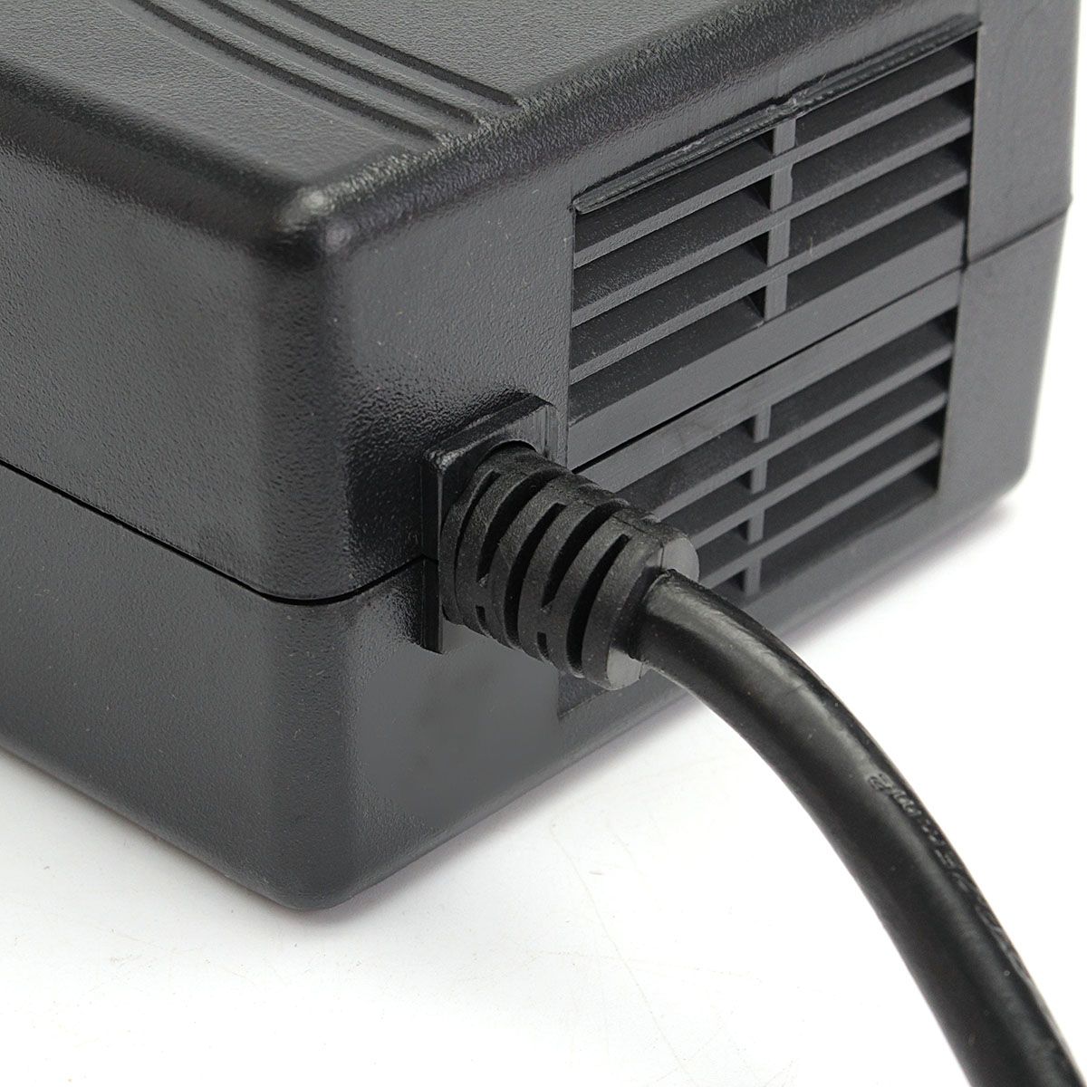 180W-AC-220V-to-DC12V-15A-Car-Lighter-Power-Converter-Adapter-Inverter-1110416