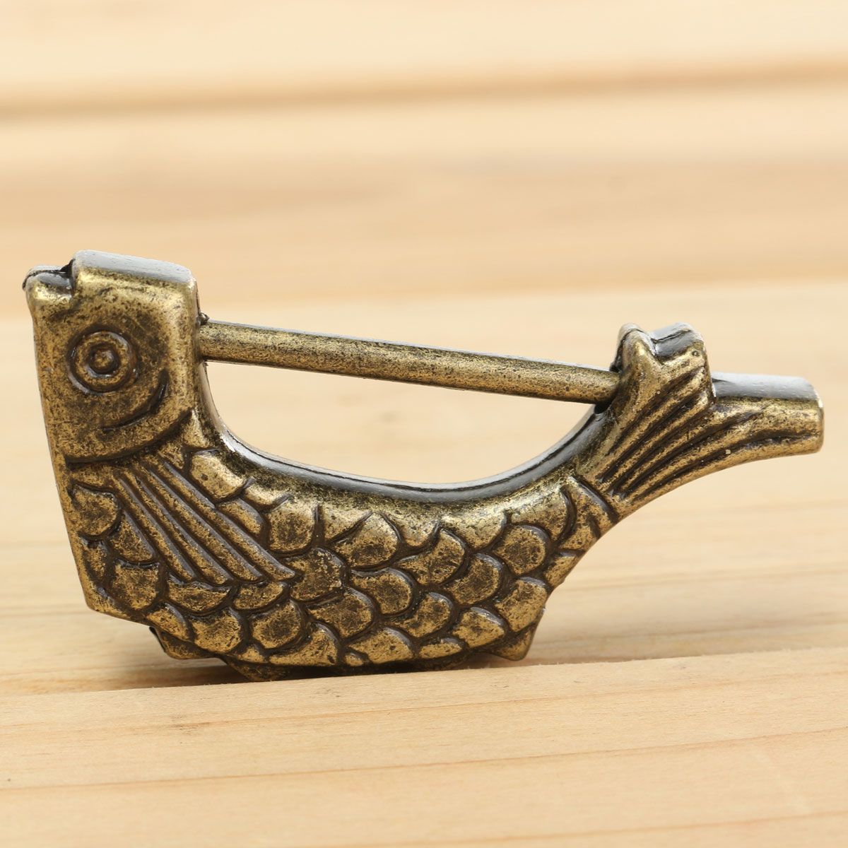 Chinese-Antique-Old-Style-Retro-Brass-Padlock-Jewelry-Box-Fish-Pattern-Lock-with-Key-1023006