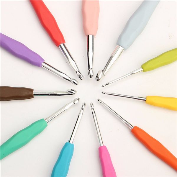 11pcs-Multicolor-Soft-Plastic-Handle-Aluminum-Weave-Crochet-Hooks-Knitting-Needles-1058071