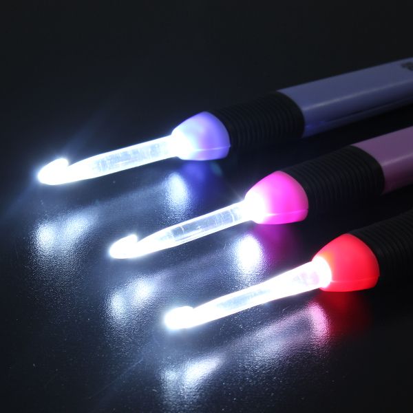 7-Pcs-Colorful-LED-Crochet-Lite-Hooks-Craft-Knitting-Needles-Sewing-Tool-Batteries-Included-1157513