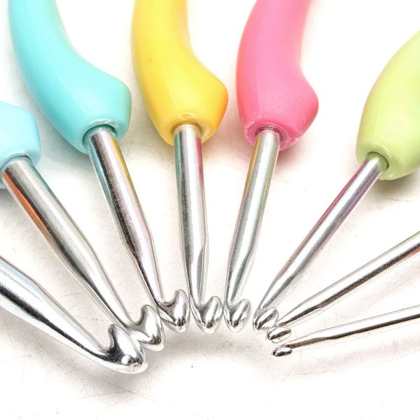 8Pcs-Soft-Plastic-Handle-Aluminum-Crochet-Hooks-Knitting-Needles-Yarn--Crochet-Tool-1186451